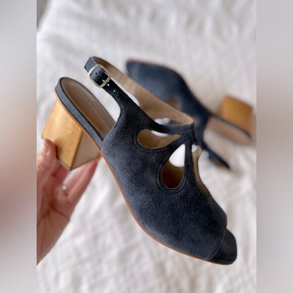 BERNARDO Suede Lainey Heeled Sandals Size 11 NWT - Picture 9 of 16